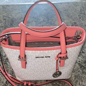 Micheal kors purse